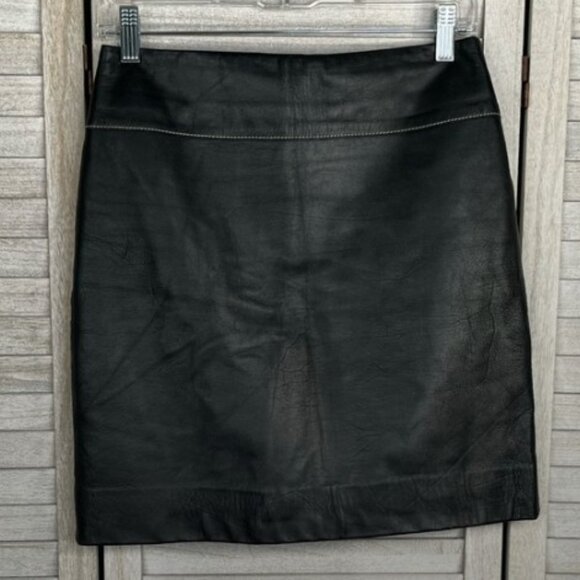 BCBG MAX AZRIA Black Leather Mini Skirt- size 0 - Picture 1 of 3
